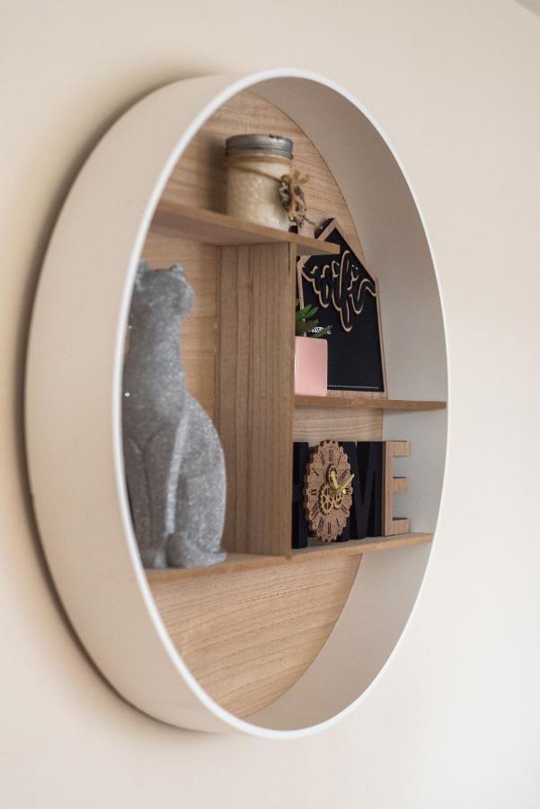 Elegant 2 Bedroom City Centre Apartment - Free Parking - Private Balcony Edinburgh Bagian luar foto